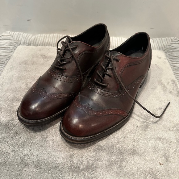 Wolverine Shoes - Wolverine Oxfords Women’s 39.5 Cordovan/Burgundy